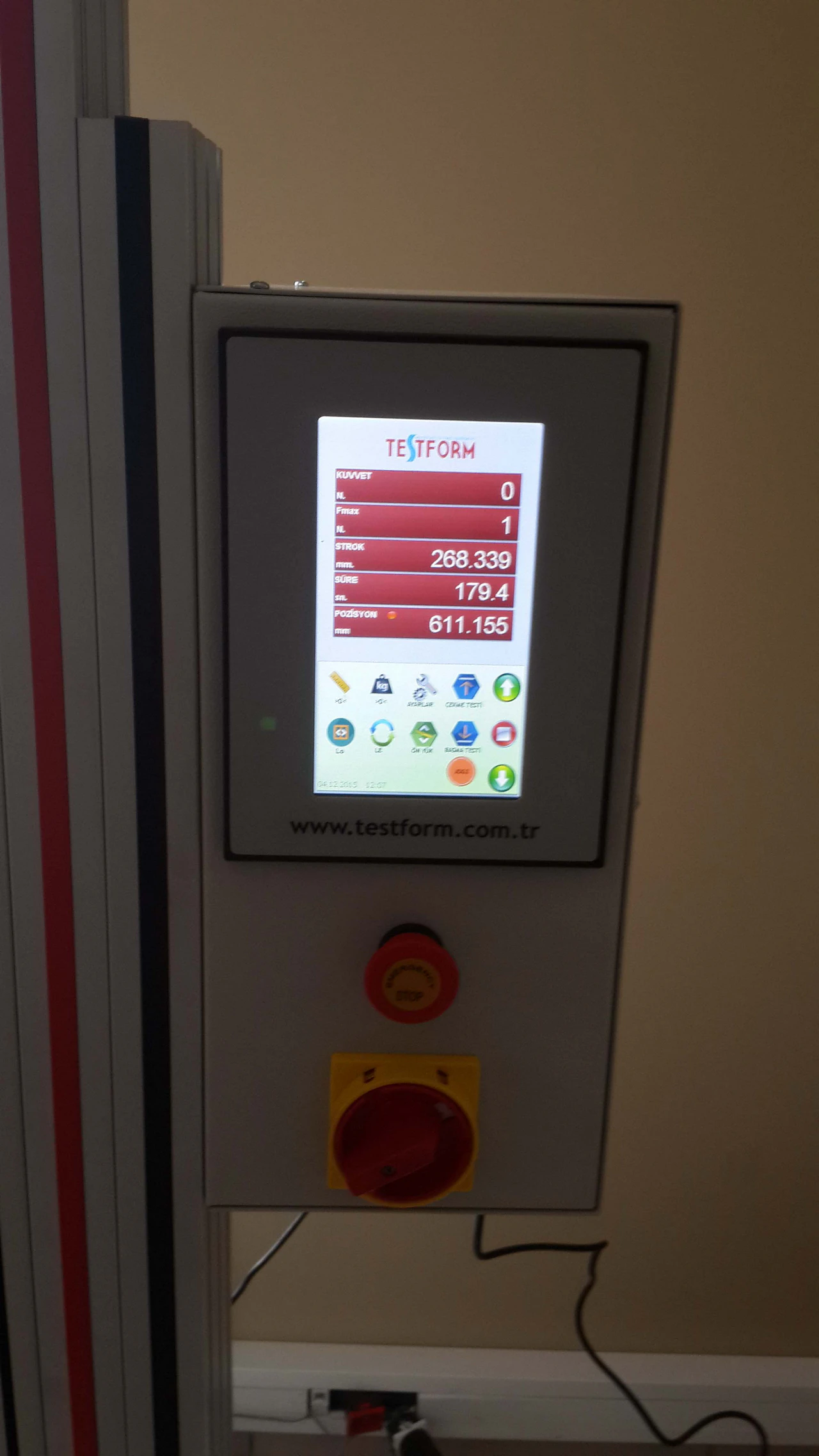 Détermination de la résistance au flambage d'un canal comprimé