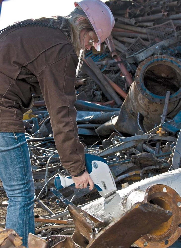 جهاز تحليل XRF المحمول، جهاز مطياف XRF المحمول