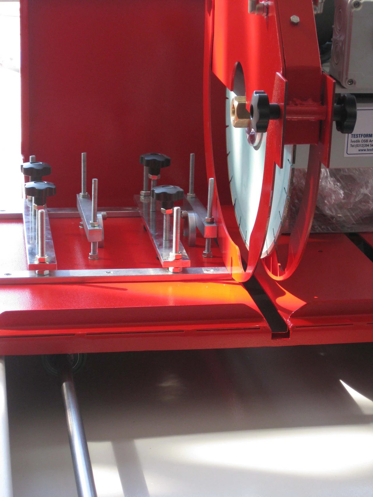 Macchina per taglio di calcestruzzo, asfalto, roccia e mattoni