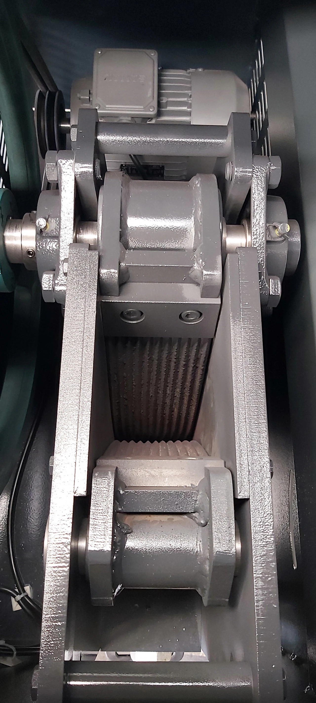 颚式破碎机 - 100 MM