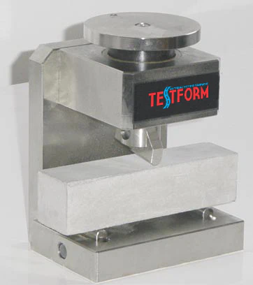 Aparato de resistencia a la flexión, para muestras prismáticas de 40.1x40x160 mm