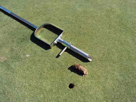 Recolector de muestras de suelo con punta de clavo