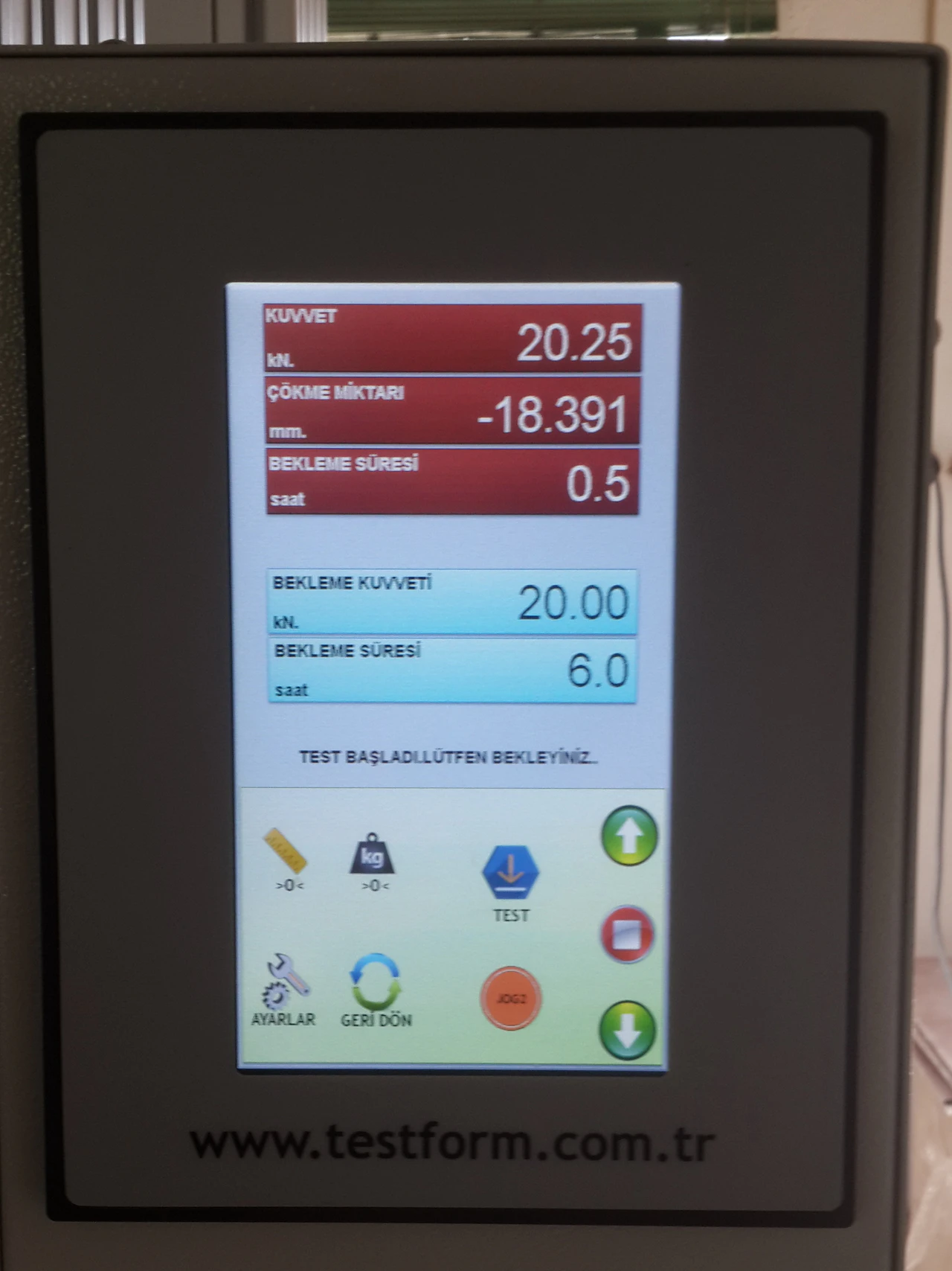 Dispositivo sperimentale di compressione/impilazione